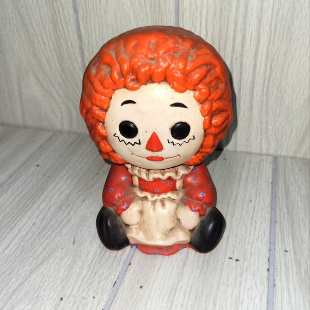 Vintage 1973 Ceramic Raggedy Ann Coin Bank Figurine Missing Plug